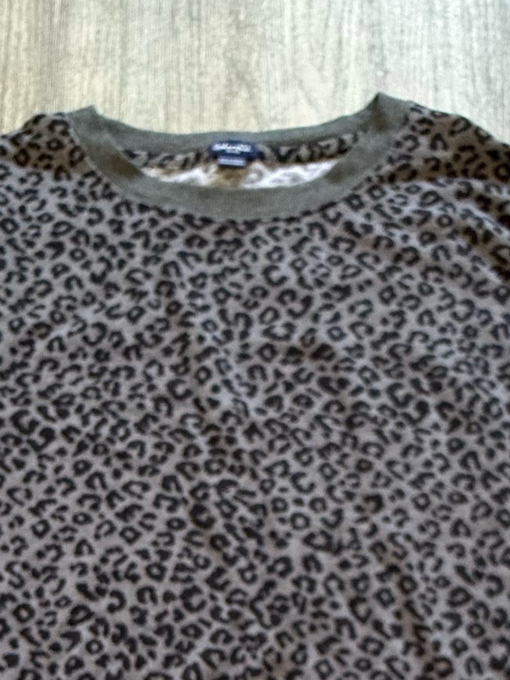 Splendid - black and grey leopard print pattern shirt